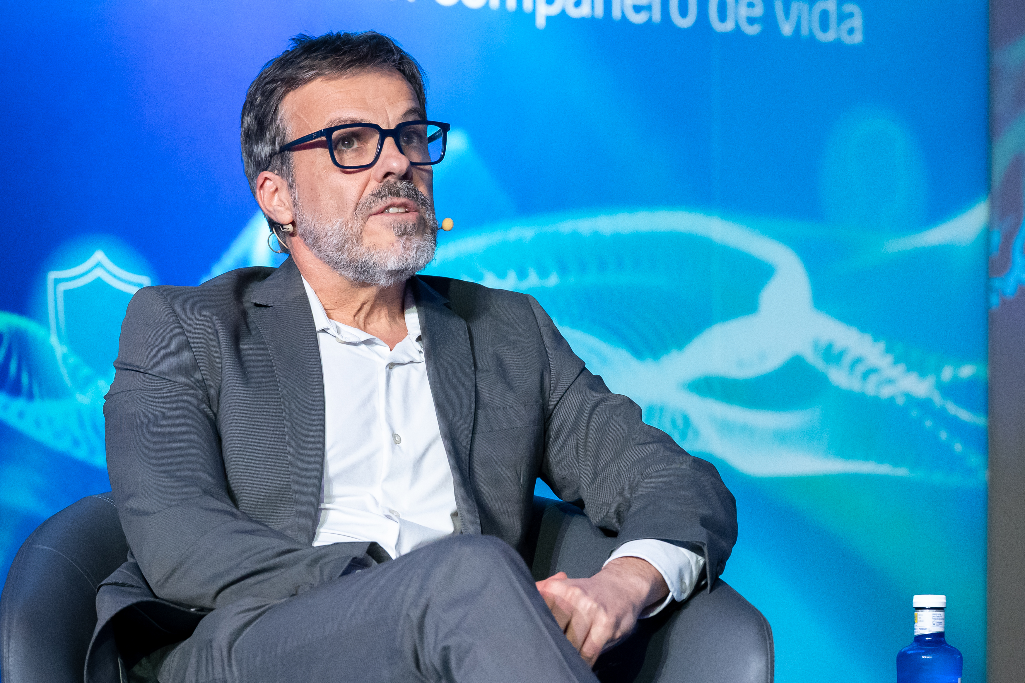 Automatización con IA en seguros: cuándo informa y cuándo decide no es lo mismo